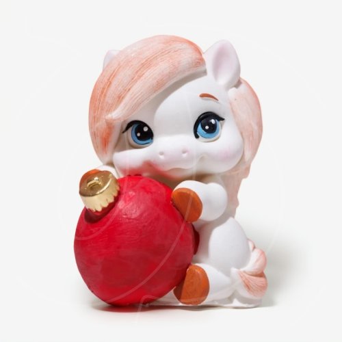 Фигурка из шоколадной глазури "Лошадка с новогодним шариком" SM2603