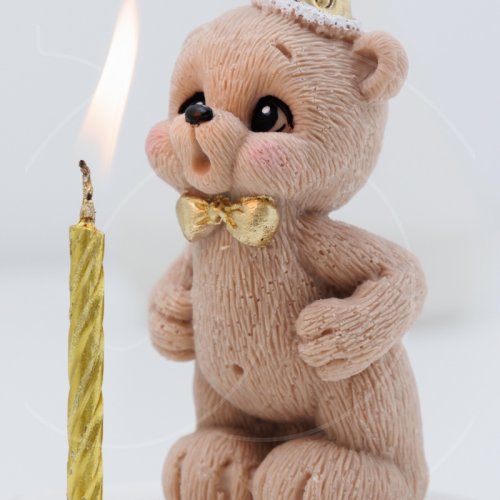 Фигурка из шоколадной глазури "Мишка со свечкой" 