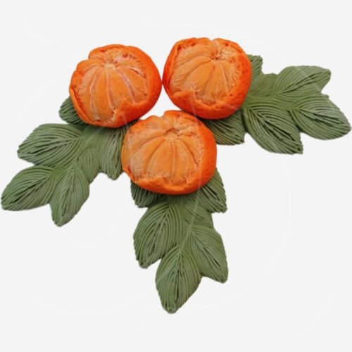 Фигурка из мастики "Мандарин" 