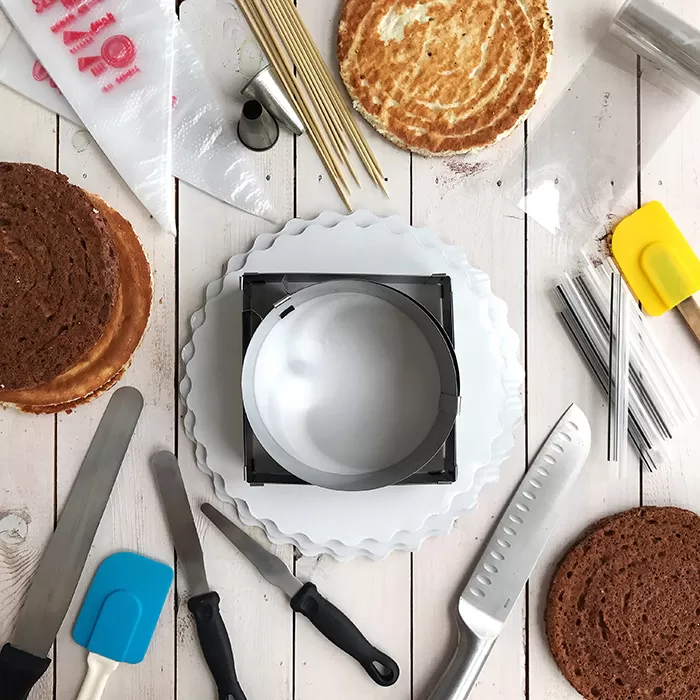 Видео мастер-класс «Как украсить торт. Сердечный момент» [Повтор]